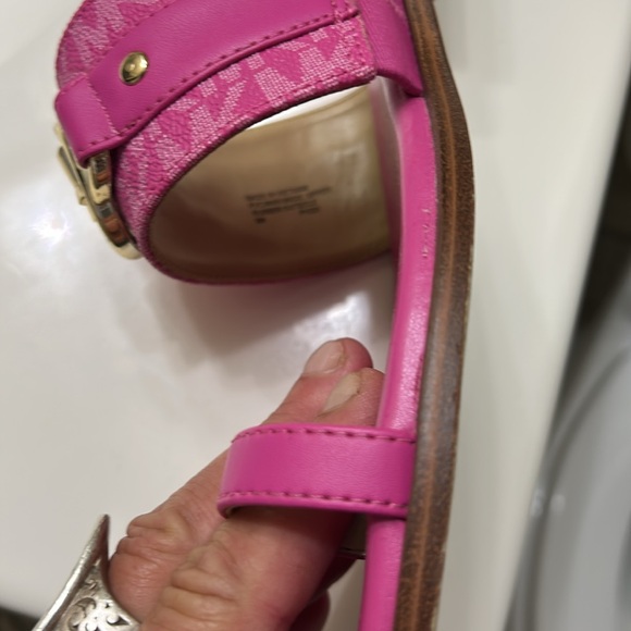 Michael Kors Fuchsia Sandals with Gold Emblem - Picture 3 of 5